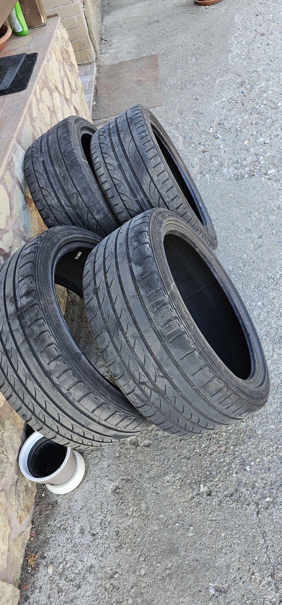 Anvelope 215/40 R17