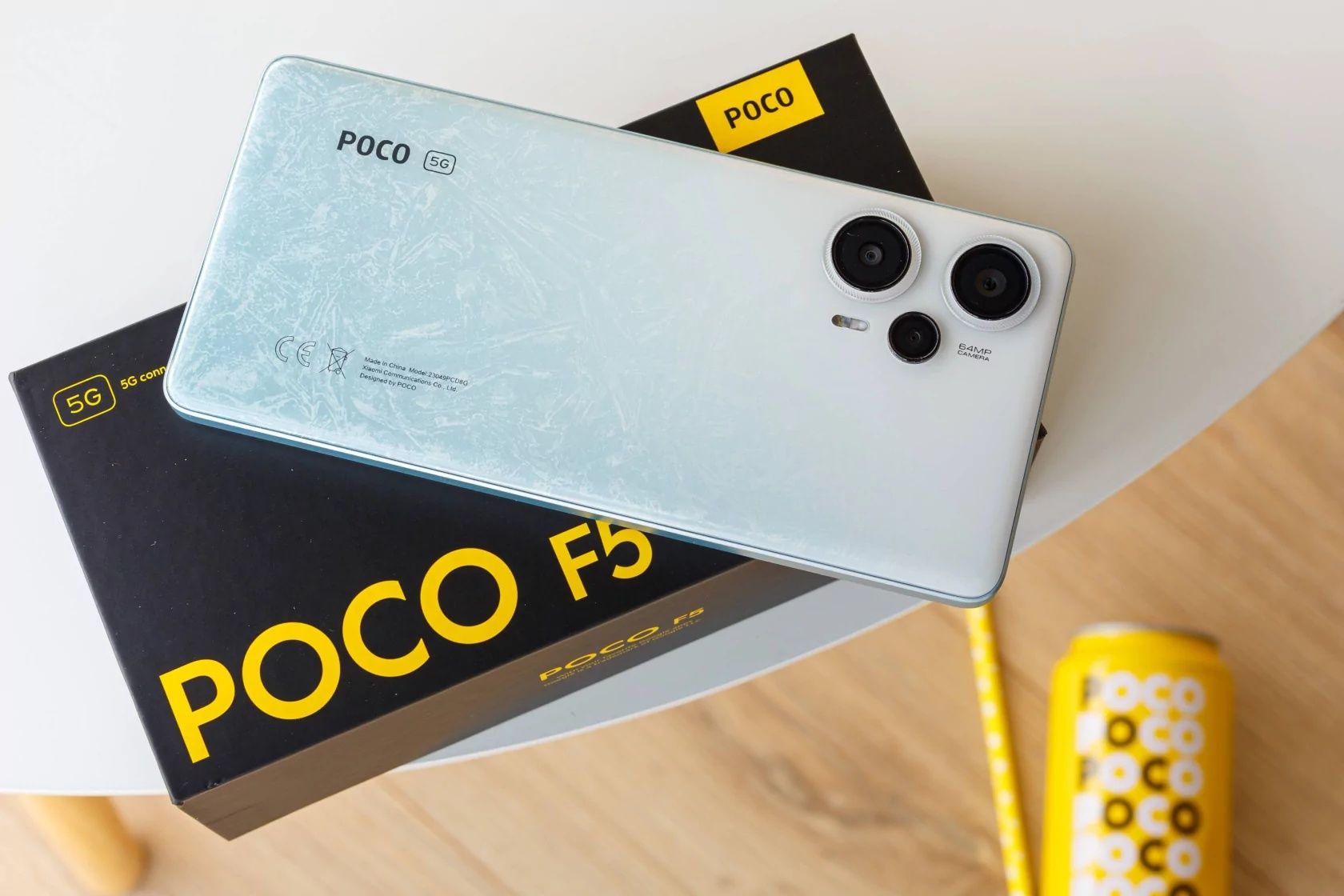 Poco f5,белого цвета