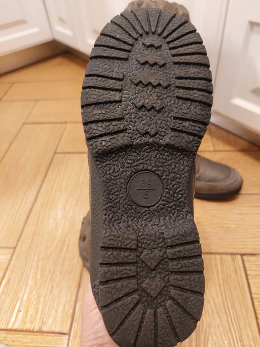 Cizme de iarnă mărime 39. Impermeabile.