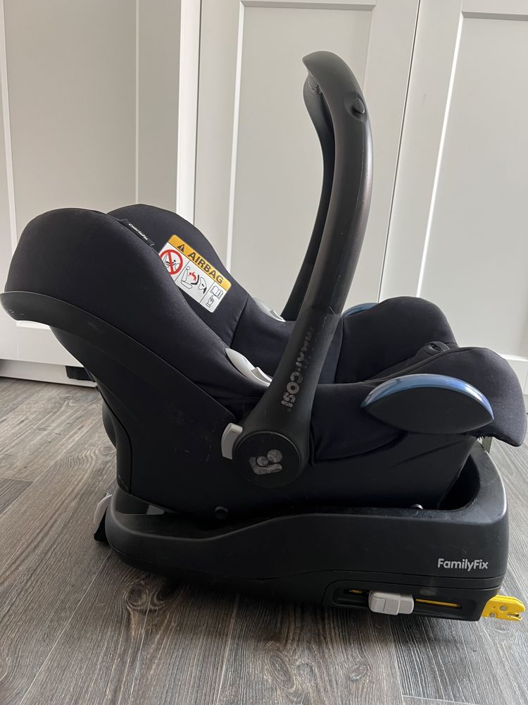 Scaun masina/ scoica masina/ carseet Maxi Cosi cu Isofix