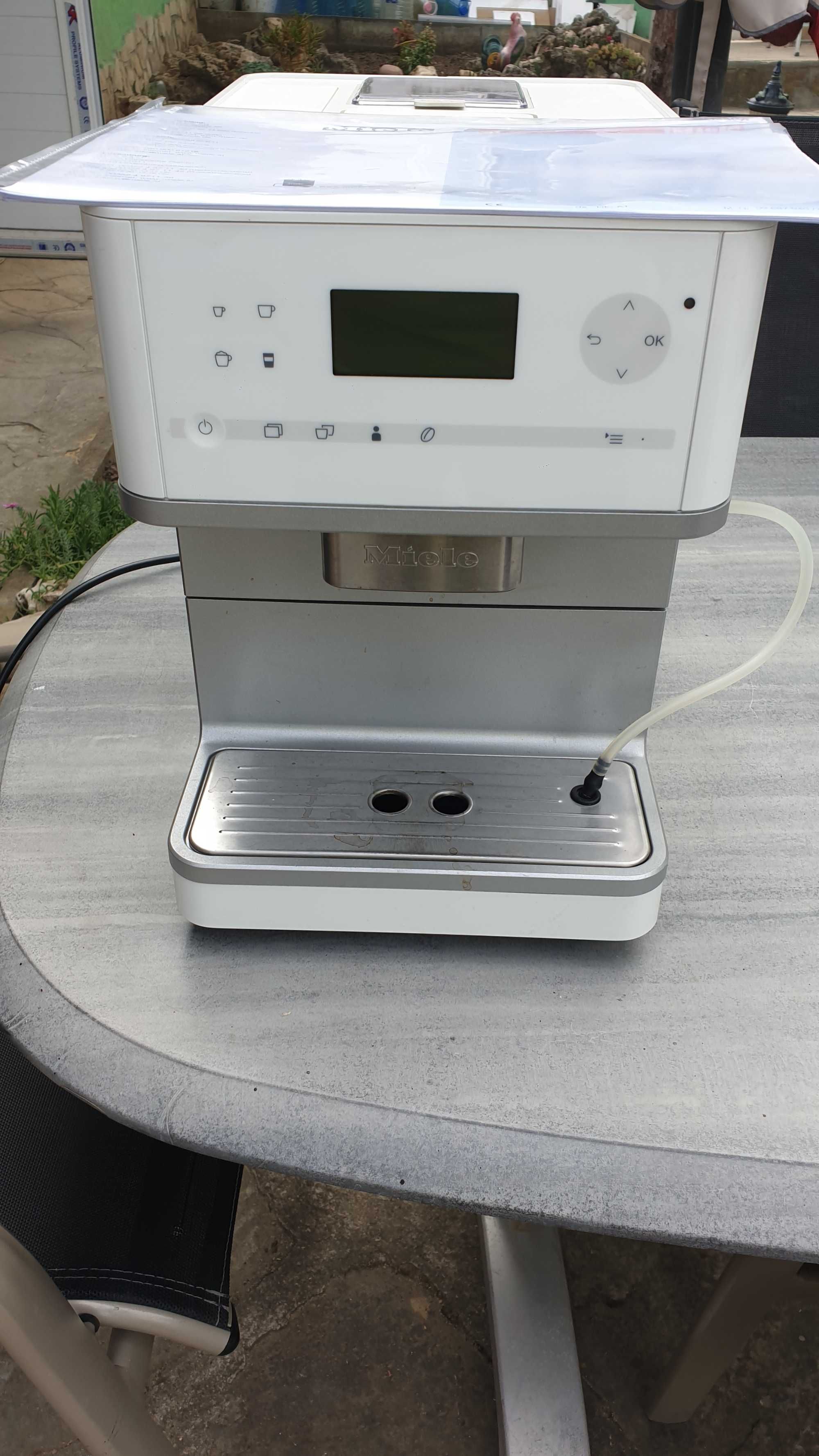 MIELE Кафемашина  робот СМ6100