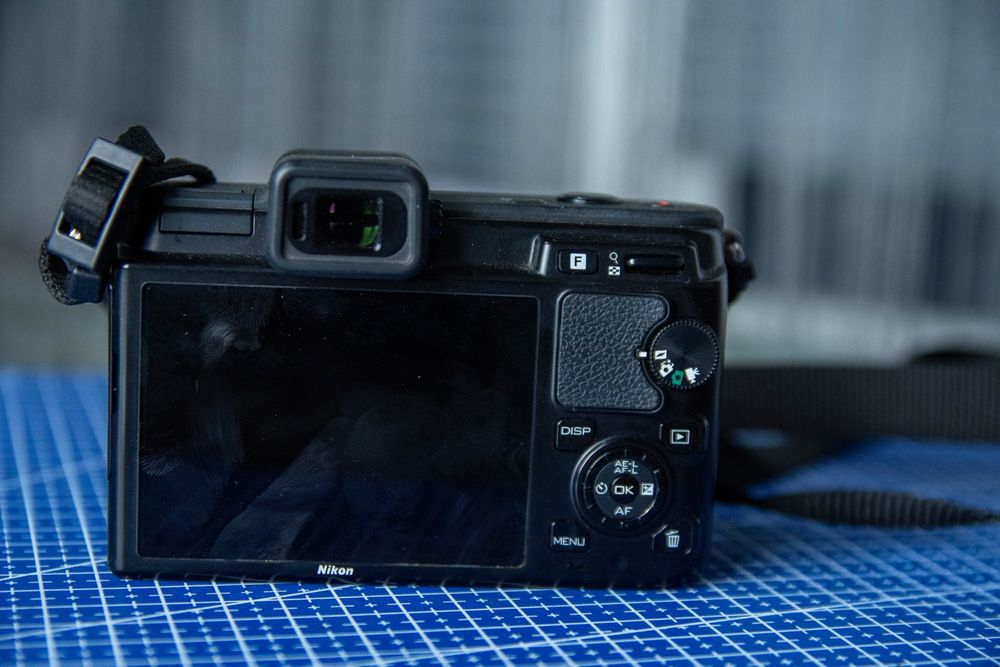 Nikon 1 V1 mirrorless
