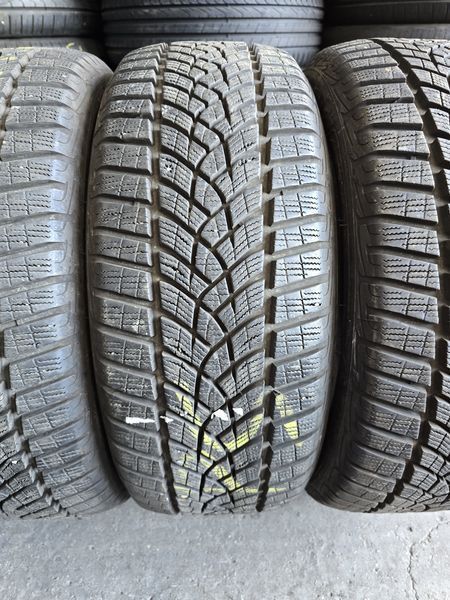 205/50/17 Goodyear 4piese