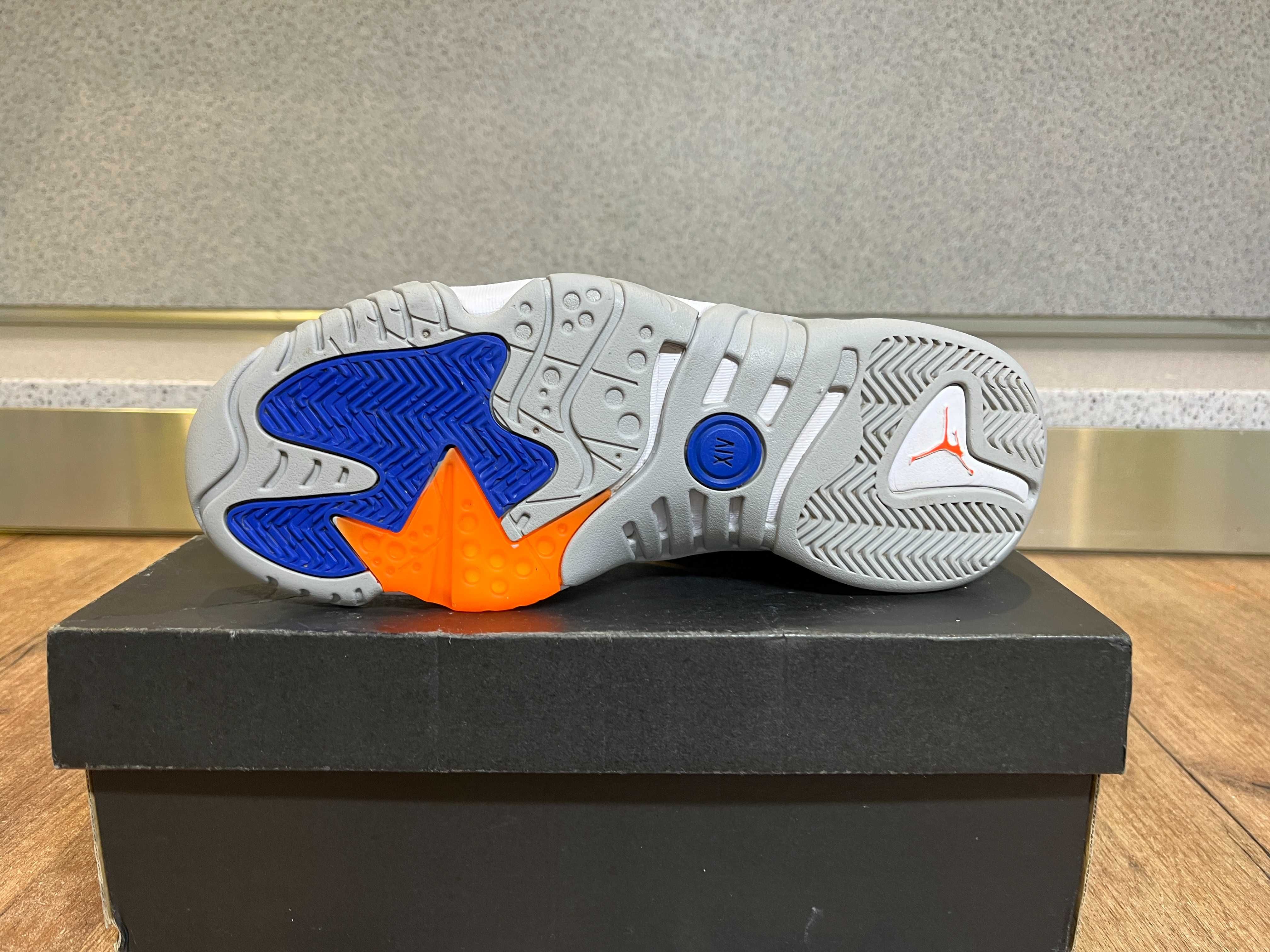ОРИГИНАЛНИ *** Nike Air Jordan Jumpman Two Trey / Knicks White Royal