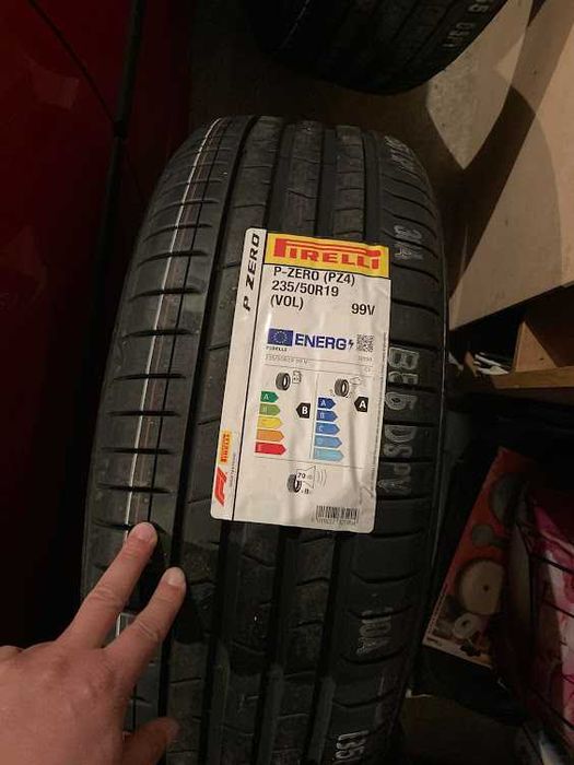Летни гуми Pirelli P-ZERO PZ4 235/50/19 99V