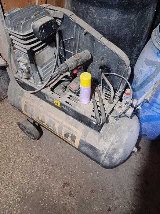 Vând compresor pentru piese