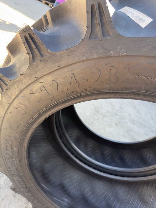 12.4-28 Gri 12 pliuri anvelope noi cu garantie pentru tractor u445
