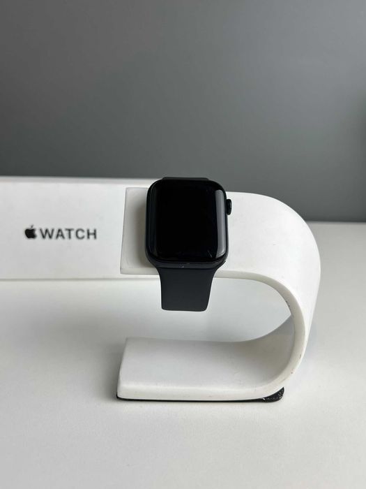 Ломбард Белый Алматы Apple Watch SE 44 мм (2е пок) чёрный арт. 114590