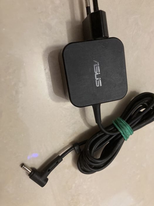 Incarcator Asus 33w  . AC 19v Asus