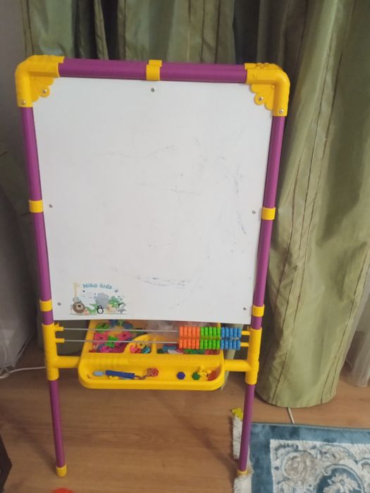 Продам мальберт с магнитной доской