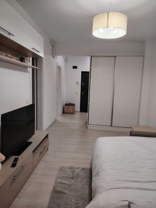 Inchiriez in regim hotelier apartament cu o camera