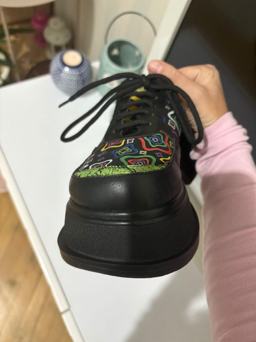 Дамски бутикови обувки