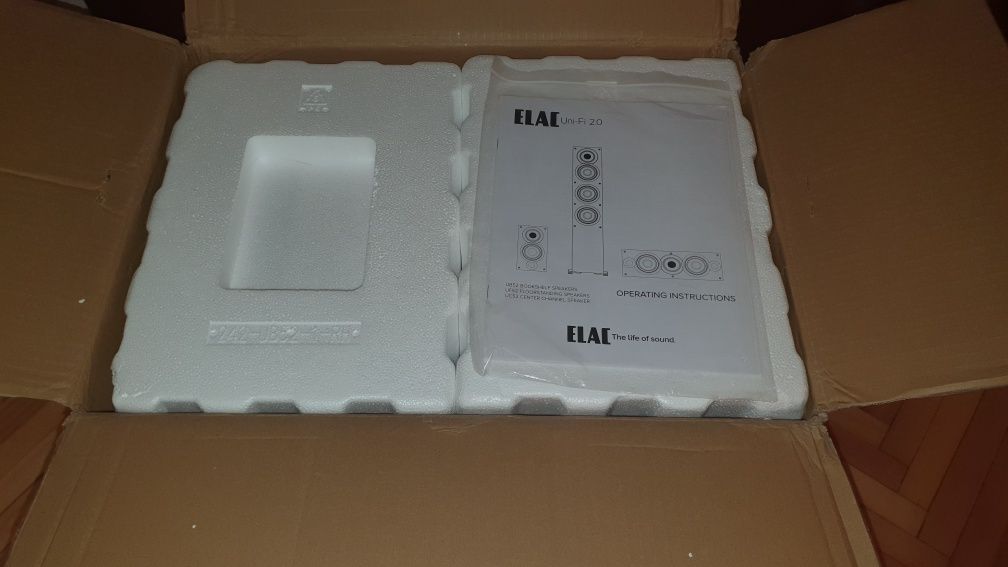 ELAC Uni-Fi UB52