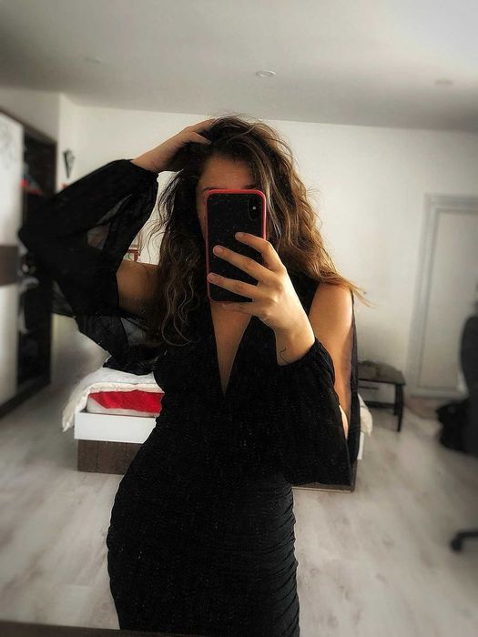 Черна елегантна рокля