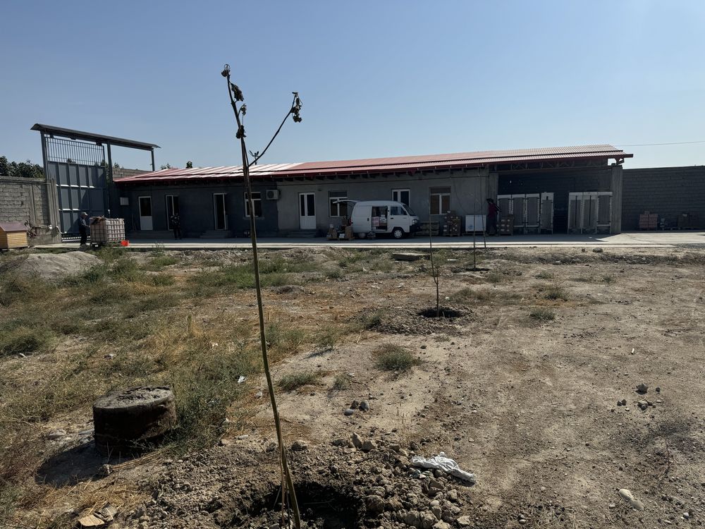 Sklad sotiladi superda trassada 20 sotix