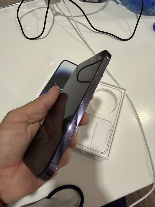 Iphone 14 pro purple