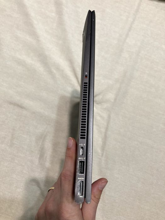 HP Envy x360 15.6" touchscreen, Ryzen 5 3500U, placa de baza noua