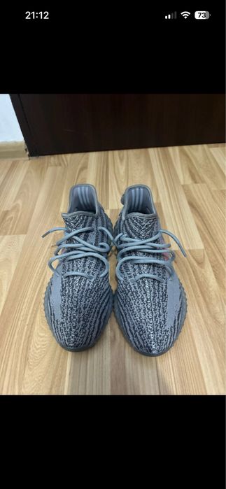 VAND URGENT!!!Yeezy 350 Beluga 2.0