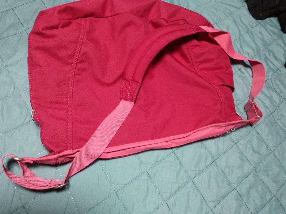 Vând geanta de dama pt sala Nike