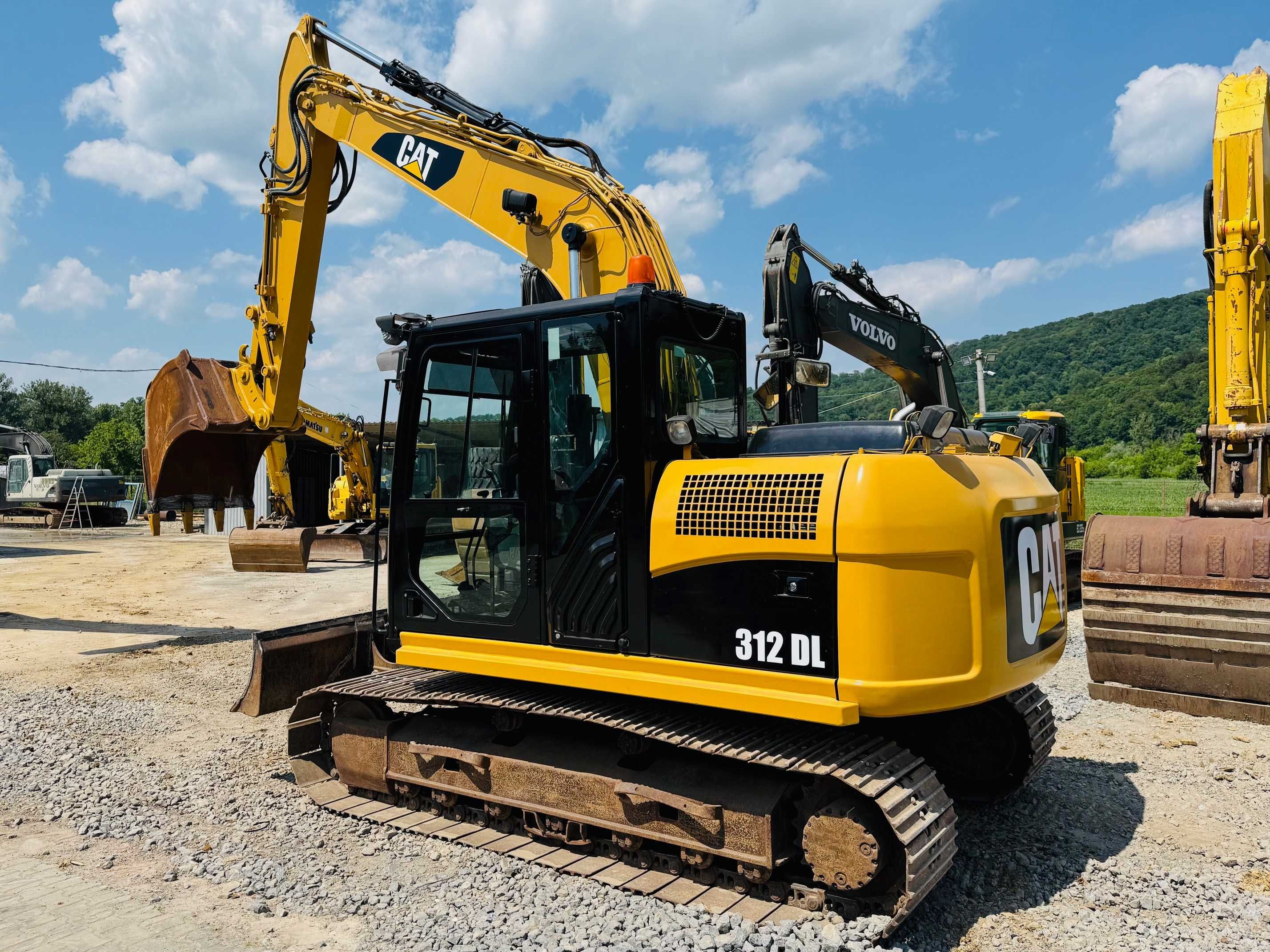 Excavator pe senile cu lama CAT 312 DL, an 2011, 17 tone, 9.400h, TOP!