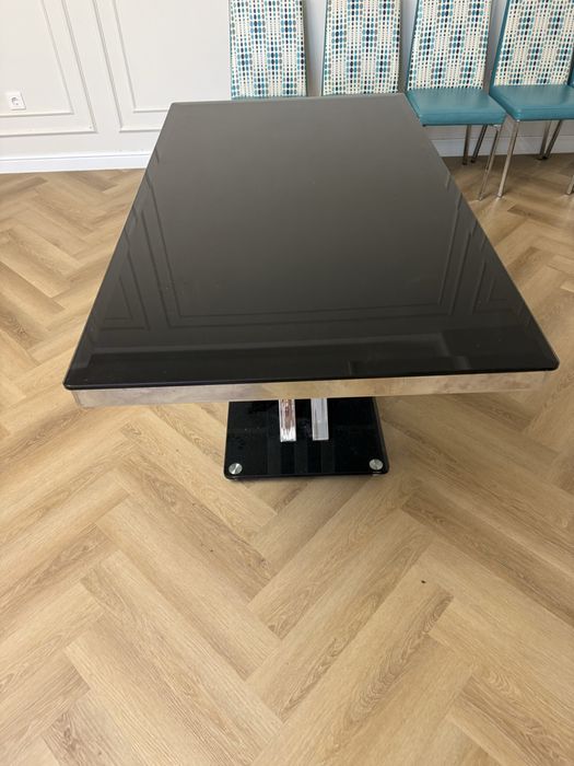 Стеклянный стол, с 6-ю кожанными  стульями