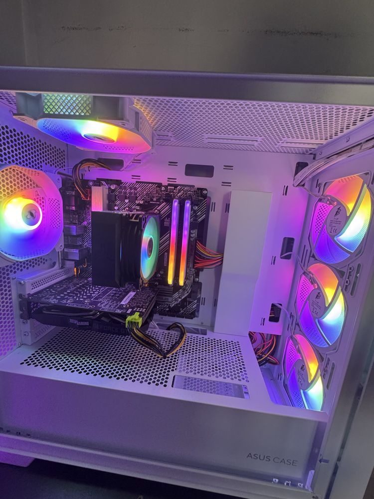 Геймърски компютър (Ryzen 5 5600, 1660 super, 32GB ram, 2TB)
