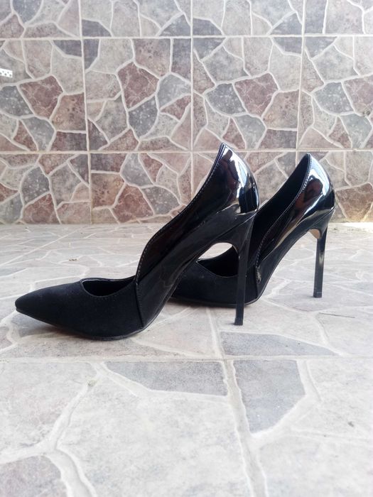 Черни обувки на ток