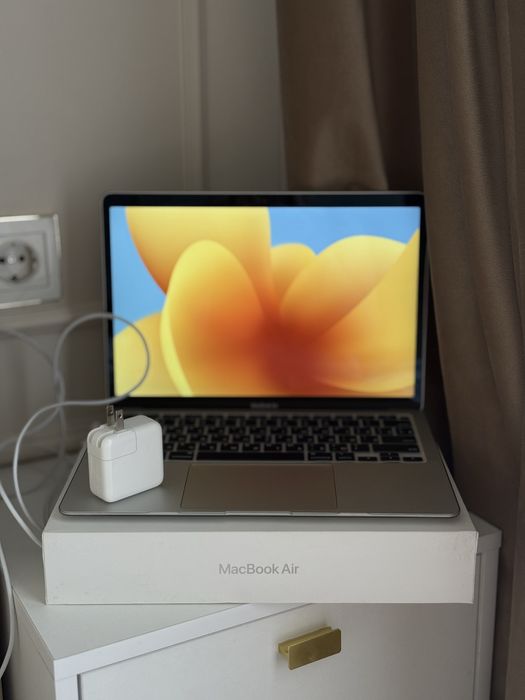Макбук / Macbook Air m1 13/3/2020. В идеальном состоянии
