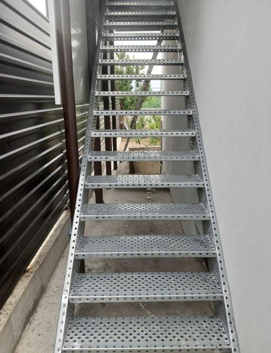 Scari metalice zincate