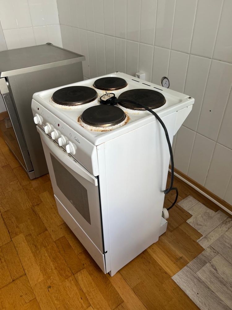 Продам плиту четырехкомфорочную
