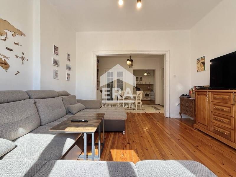 Обзаведен слънчев тристаен апартамент на ул. Любен Каравелов