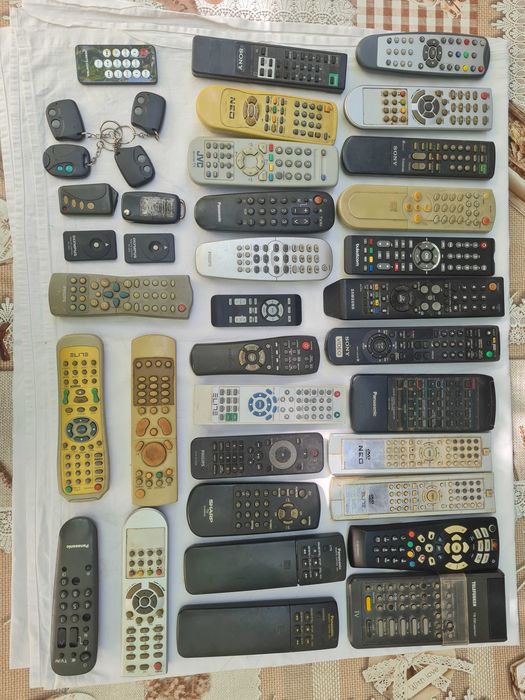 38 бр. дистанционни за продажба от колекцията ми