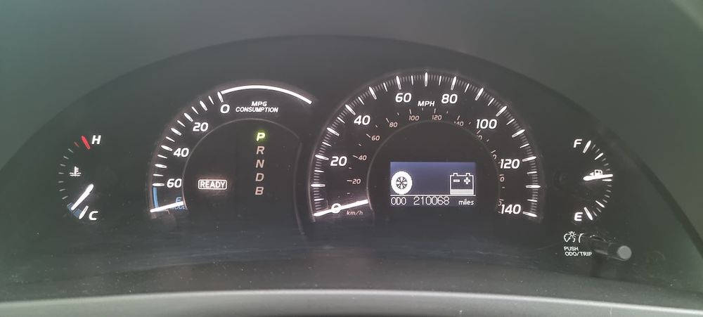 Toyota Camry 2.4 Hybrid e-CVT 2009 187 CP