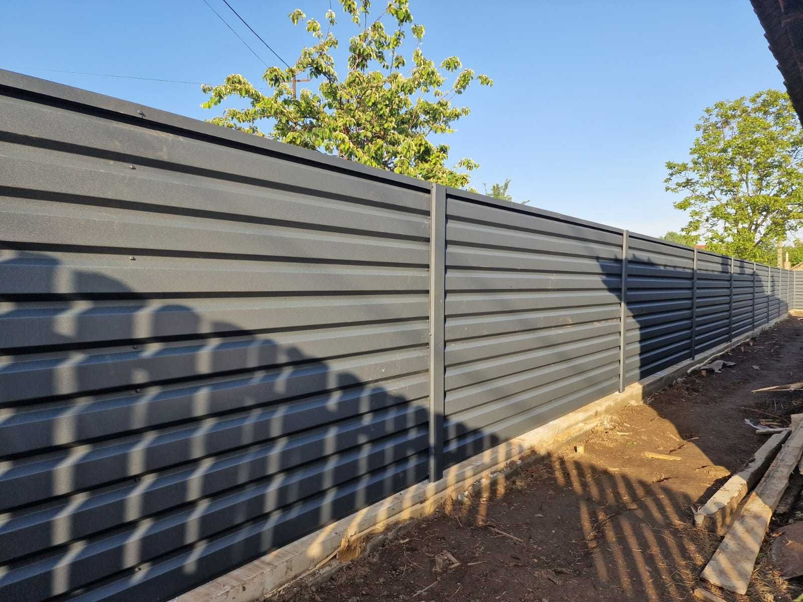 Garduri de diferite modele (panou jaluzele, sipca metalica, tabla BCA)