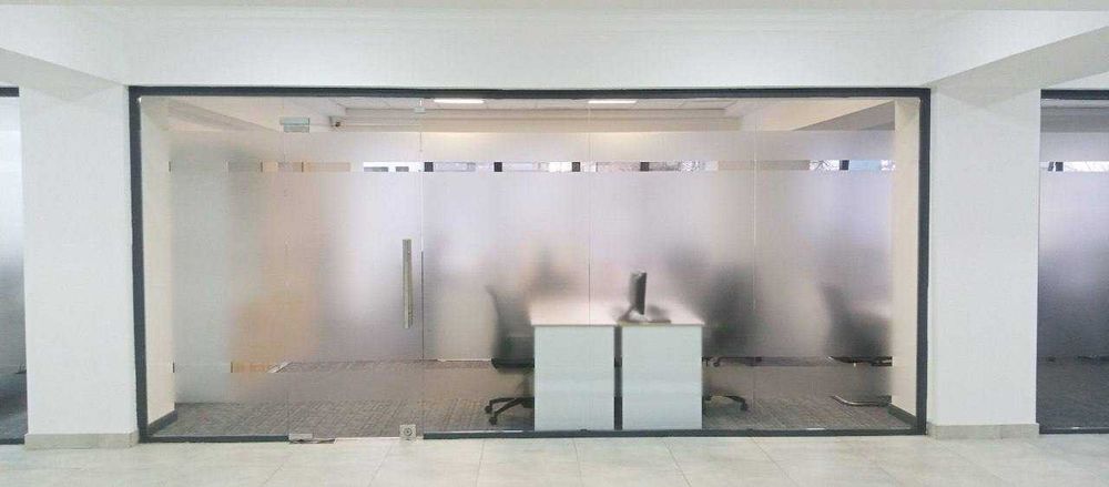 Декоративная матовая пленка для окон квартир и офисов