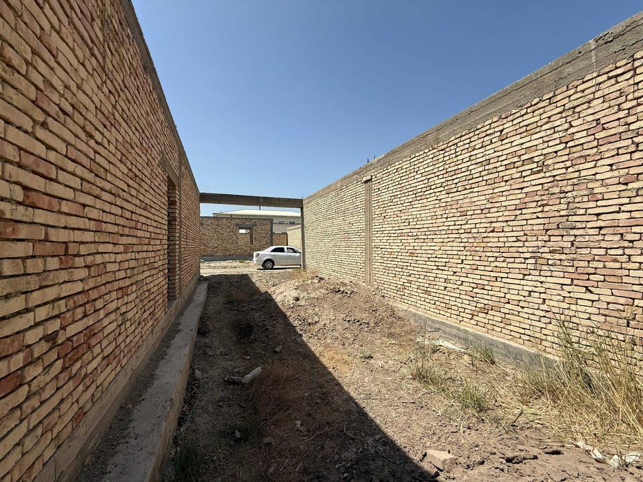 TAYYOR 6 SOTIQLI QURILISHI tuganlanmagan hovli sotiladi