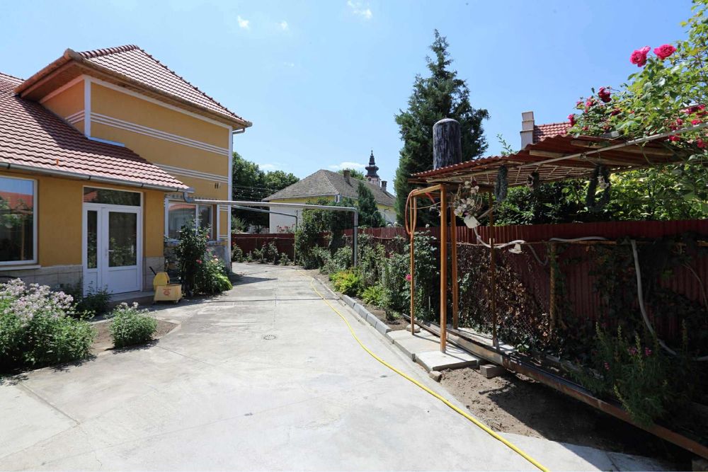 Casa de vanzare in centru Sânnicolau Mare