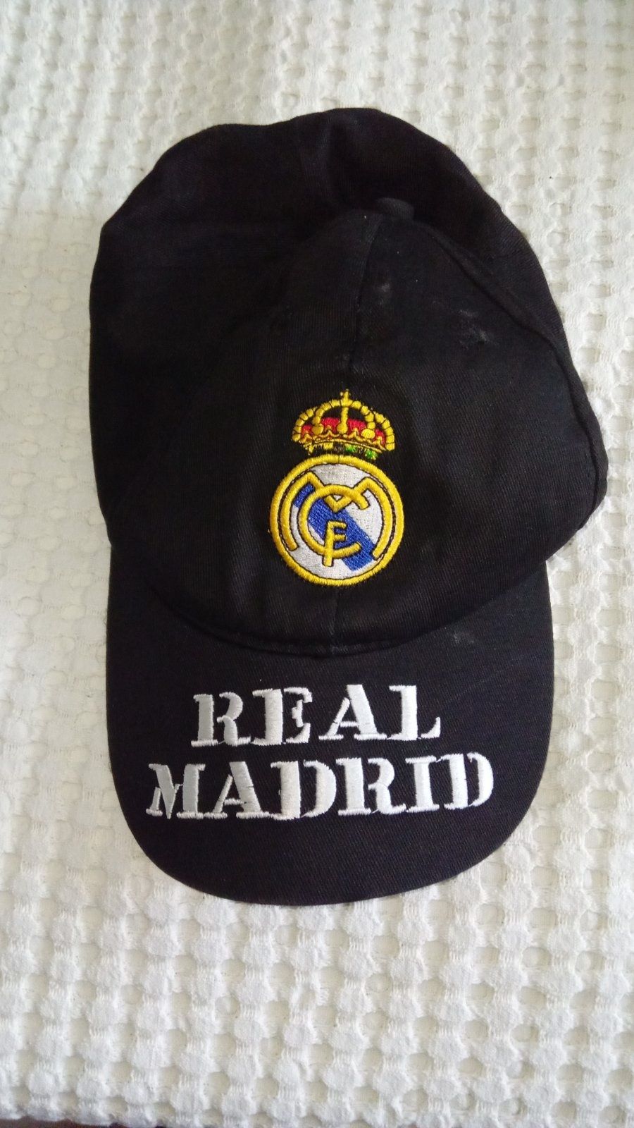 Шапки AC MILAN, RMA, BMW, др. Цена по договаряне!
