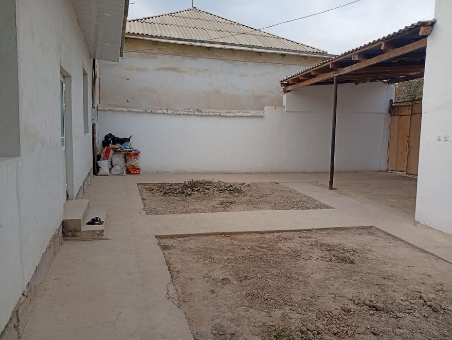 Центральный жойда ховли сотилади