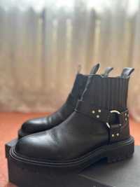 Botine negre ZARA