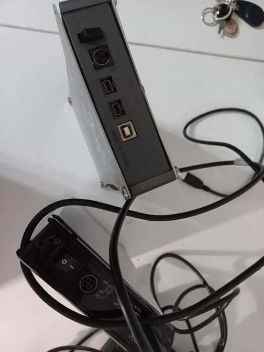 2 rack hdd cu sursa si cabluri