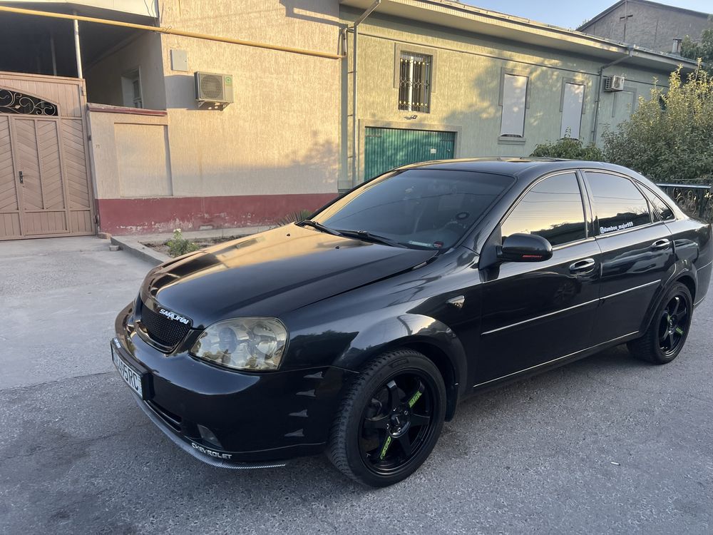 Продам Lacetti 1.8 Avtomat sport