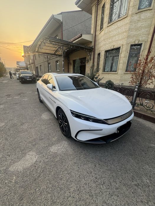 Продам BYD Han 3.9 • Официальный • 2023 год • Белый цвет