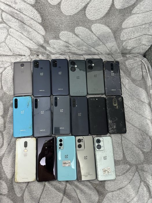 Vand lot telefoane oneplus pentru piese