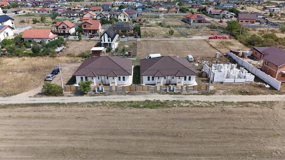 Se vinde casa tip duplex