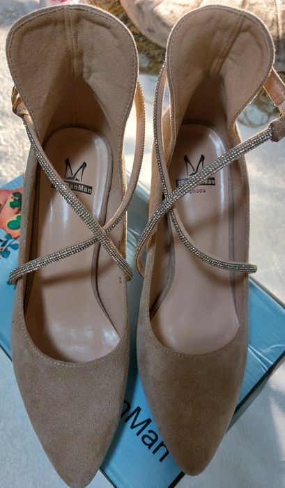 Продам женские туфли