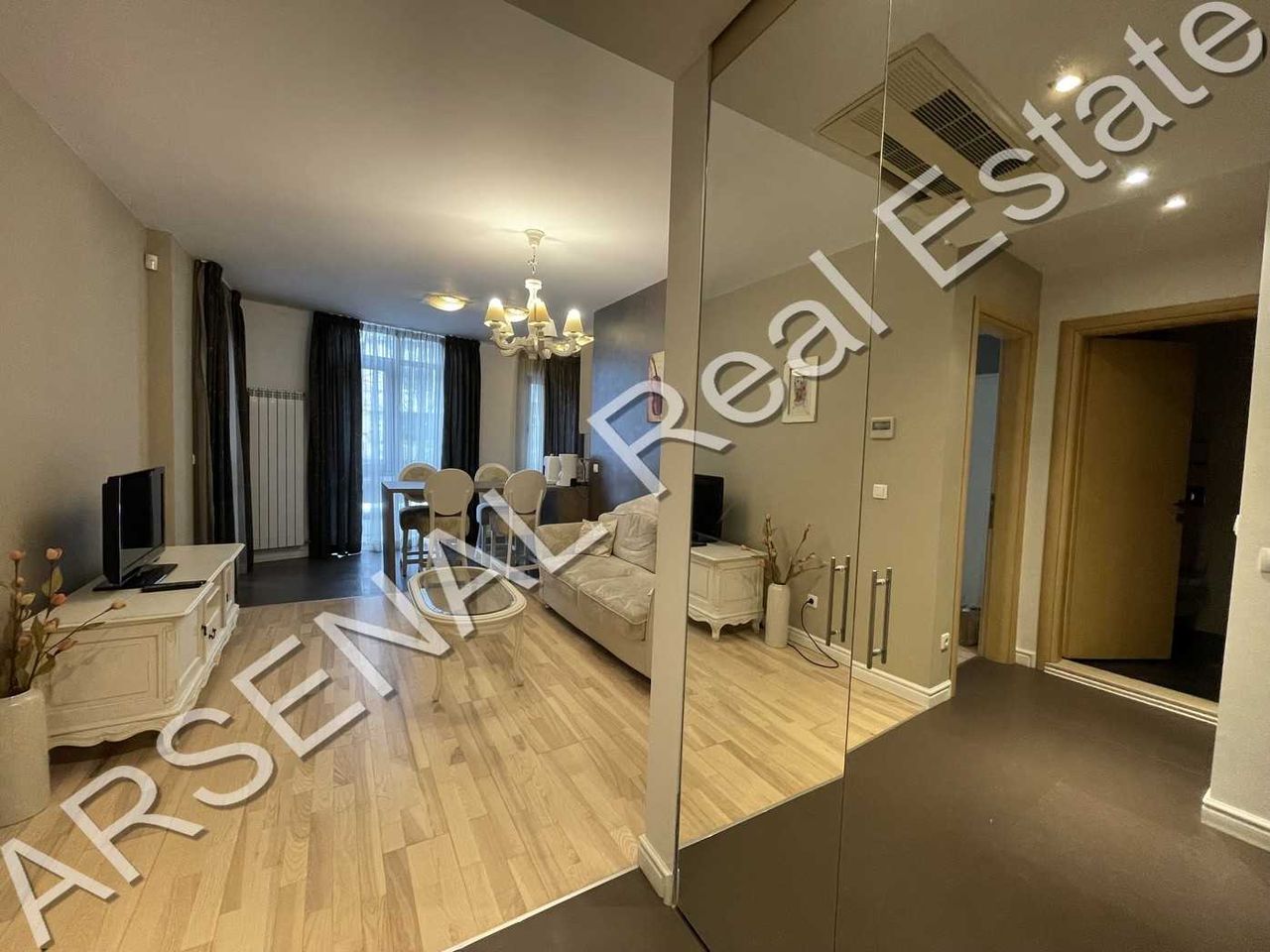 Дава се под наем Двустаен апартамент в София, Изток - 70 кв.м за 750 € - Снимка #11