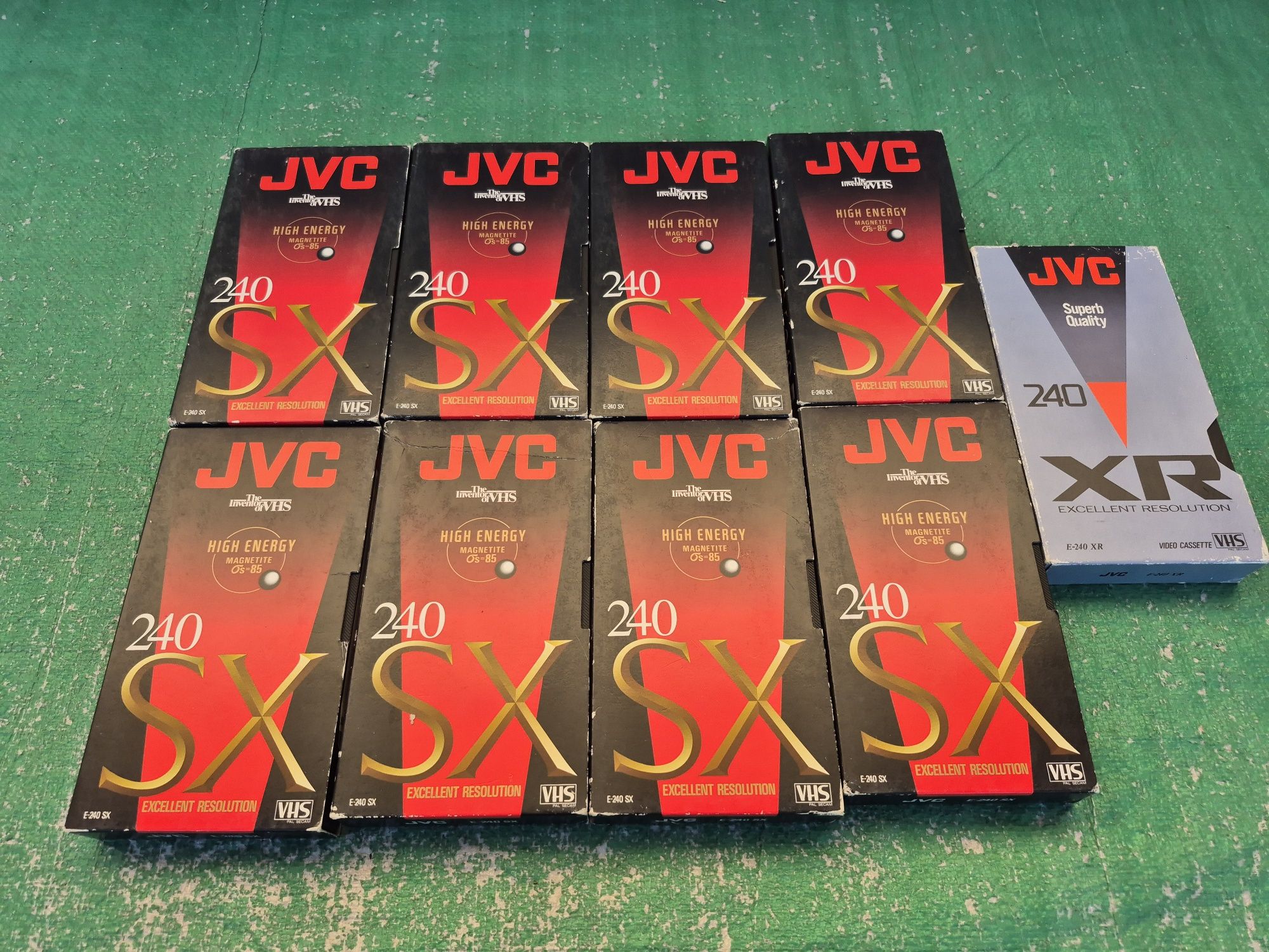 Vând 18 casete video VHS JVC originale de 240minute colectie de filme