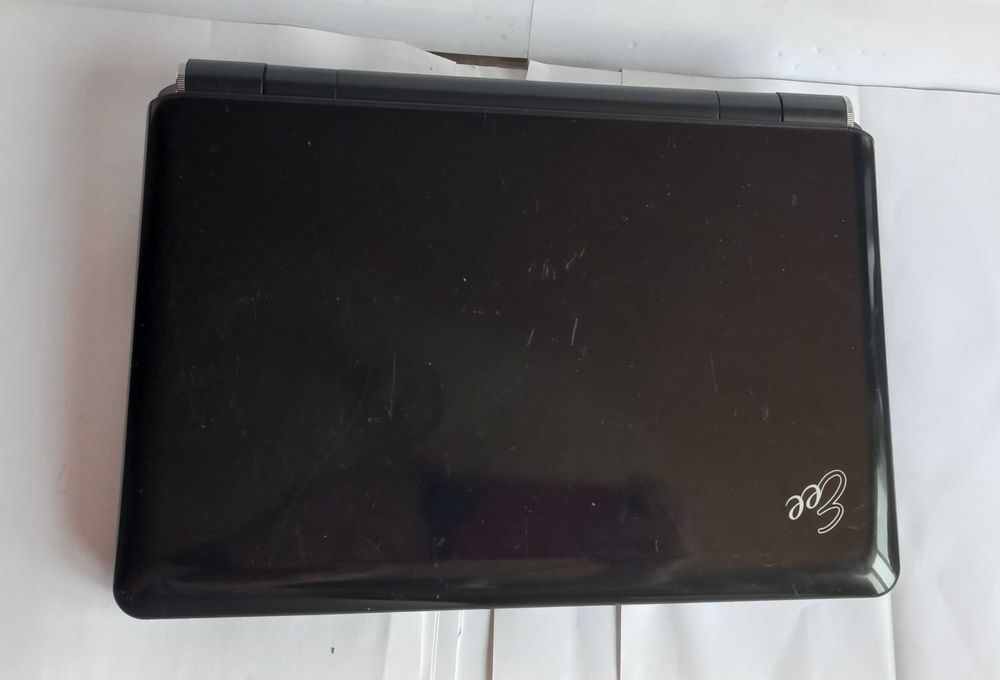 2 mini laptop-uri, Asus și HP, întregi, funcționale dar parolate