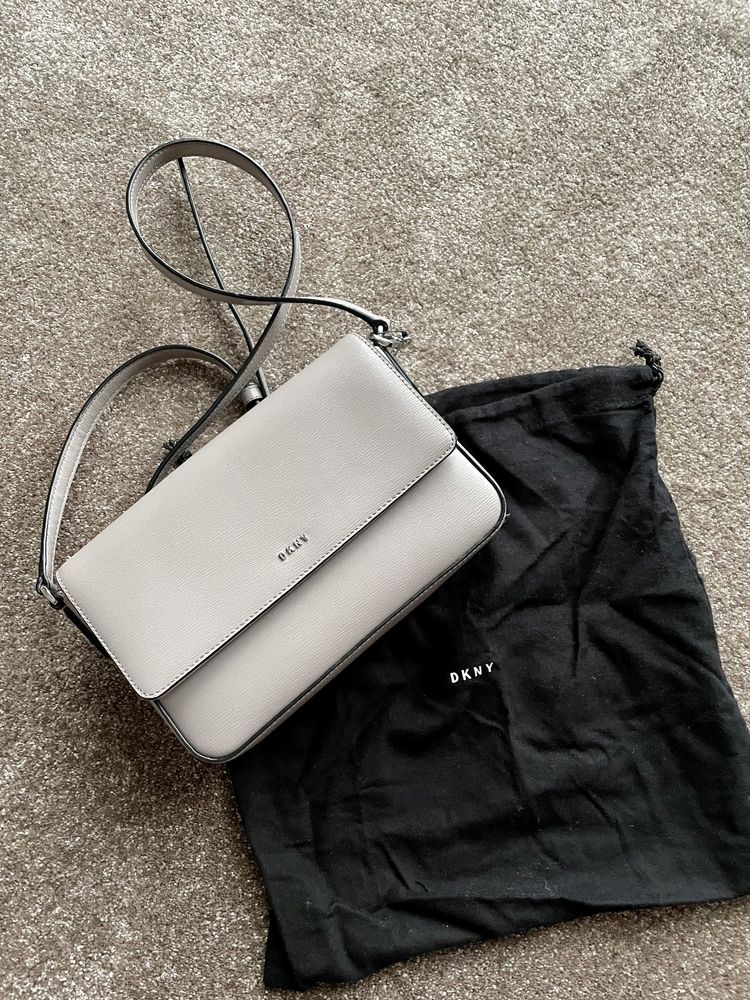 Geanta crossbody DKNY